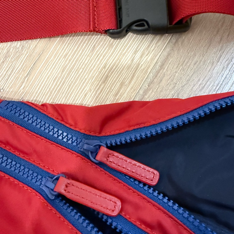 agnes b. Voyage紅色雙層尼龍腰包-11