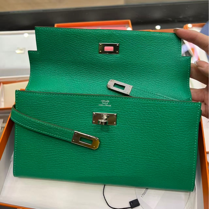 🌈Hermes💚Kelly Wallet💚竹子綠色銀扣🌟99.8新閑置🌟山羊皮🌟有盒🌟愛馬仕🌟-1