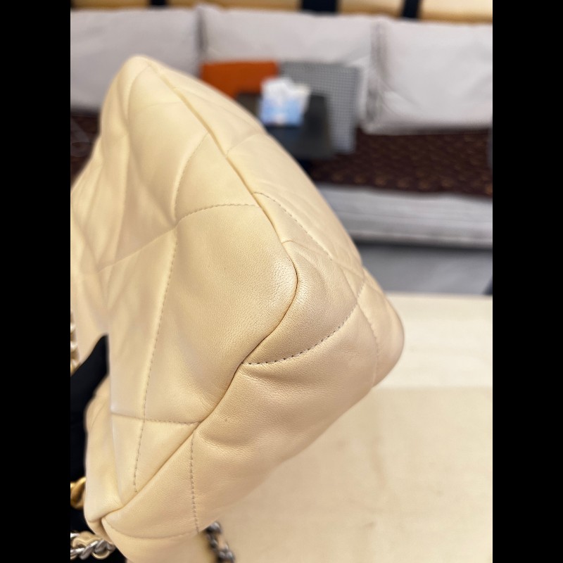 Chanel 奶杏色金扣19bag小號-8