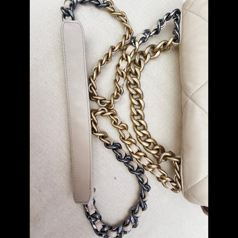 Chanel 奶杏色金扣19bag小號-10