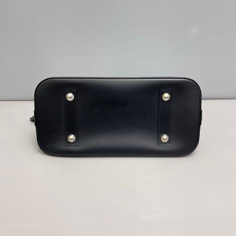 LV路易威登Alma小號黑色水波纹貝殼包-4