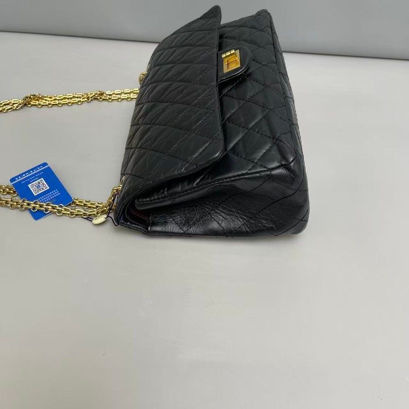 Chanel香奈兒 2.55中號 黑金油蠟牛皮鏈條包-3