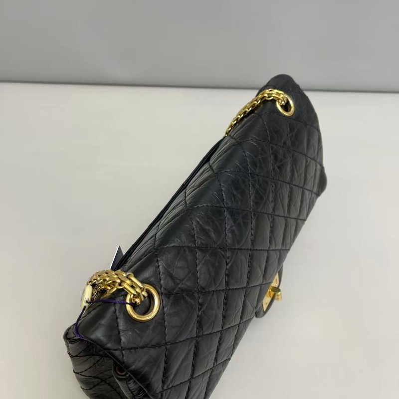 Chanel香奈兒 2.55中號 黑金油蠟牛皮鏈條包-6