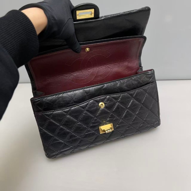 Chanel香奈兒 2.55中號 黑金油蠟牛皮鏈條包-7