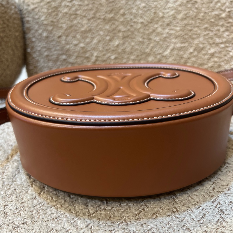 CELINE焦糖色大圓餅包-2