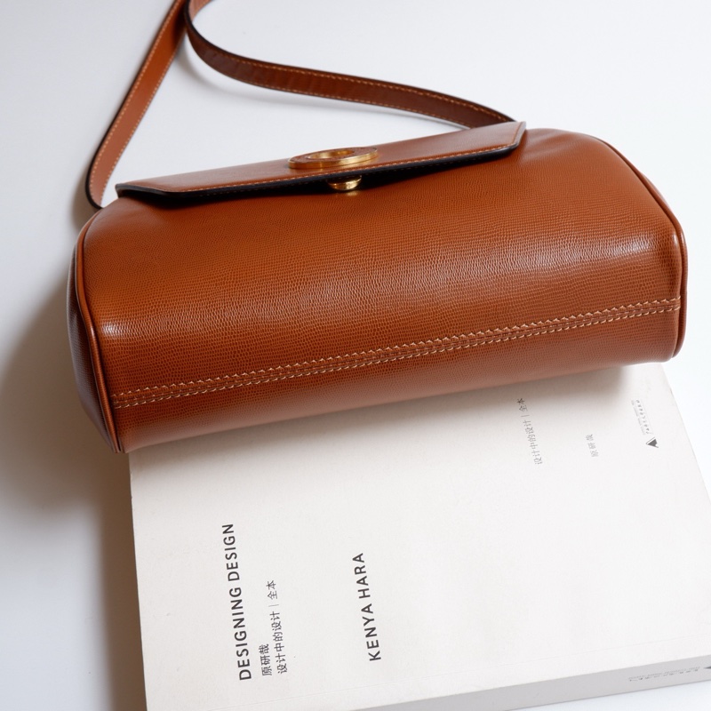 Celine南瓜棕斜挎包-5