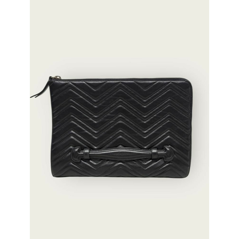 【包稅】GUCCI 黑色 GG Marmont 馬特拉塞凸紋 V 型手拿包-4