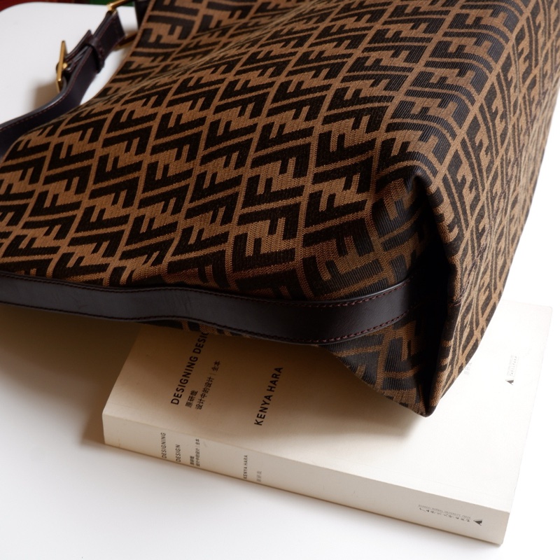 Fendi Zucca老花單肩包-7