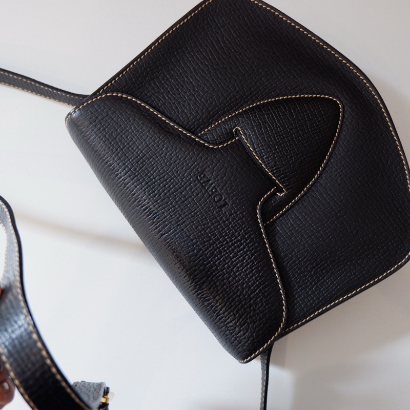 Loewe插釦外縫包-1