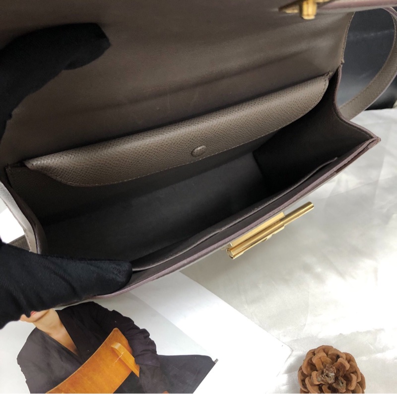 【全網最便宜✨90%新】愛馬仕Hermes verrou23錫器灰金扣手槍包-8