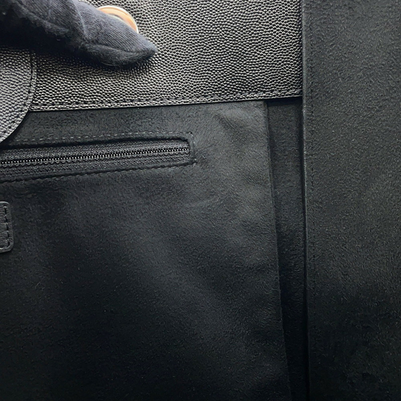 香奈兒 Deauville 手提包，飾有 Coco 標誌和鉚釘，A57069，兩用，黑色-9