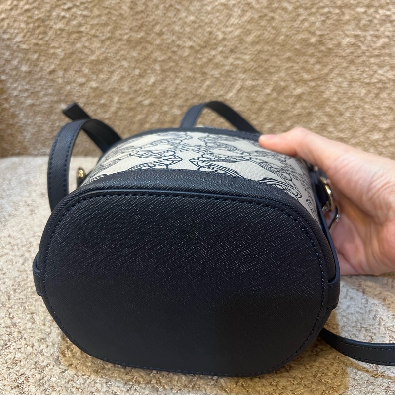 Vivienne Westwood logo small bucket-1