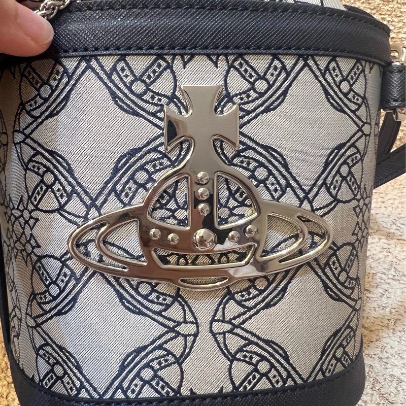 Vivienne Westwood logo small bucket-8