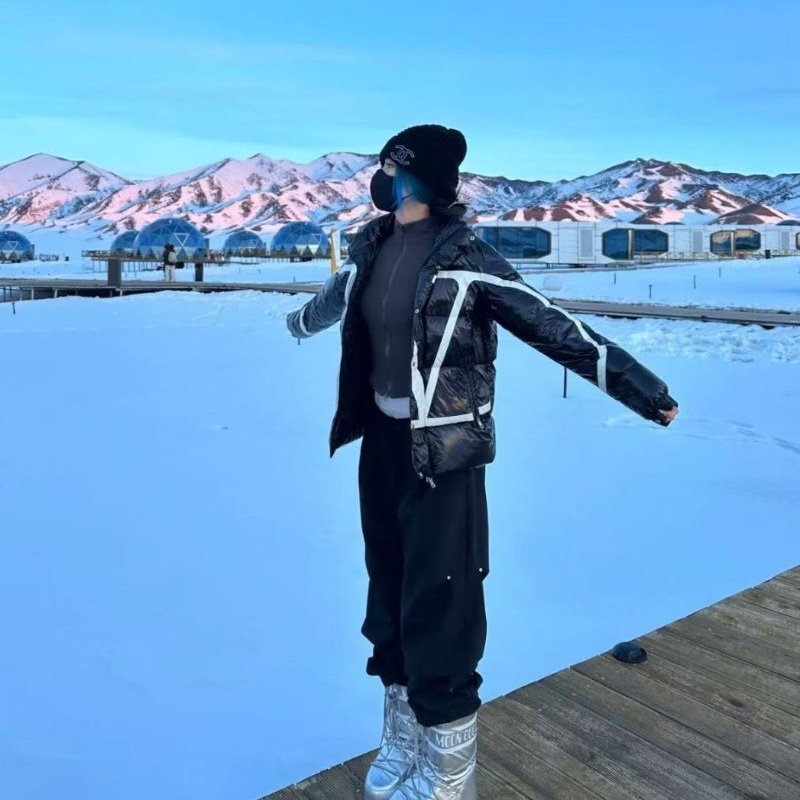 Moncler Valentino 聯名款羽絨外套46碼 衣長70胸圍100 98新配件塵袋衣架-0