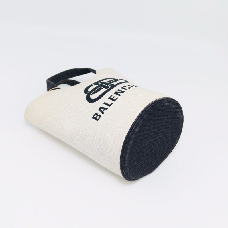 BALENCIAGA 黑白帆布肩背斜背水桶包15*22*15 98新配件塵袋-5