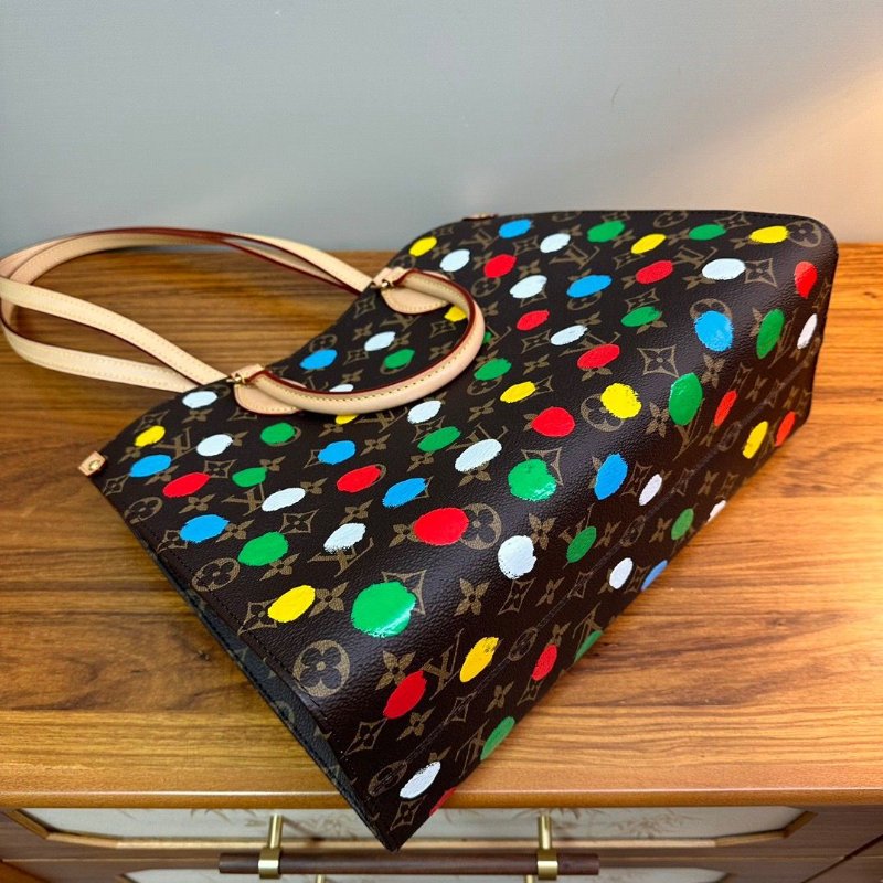 LV 草間彌生聯名款onthego中號手提肩背斜背包芯片款 34*26*15 98新配件盒子塵袋購證-3