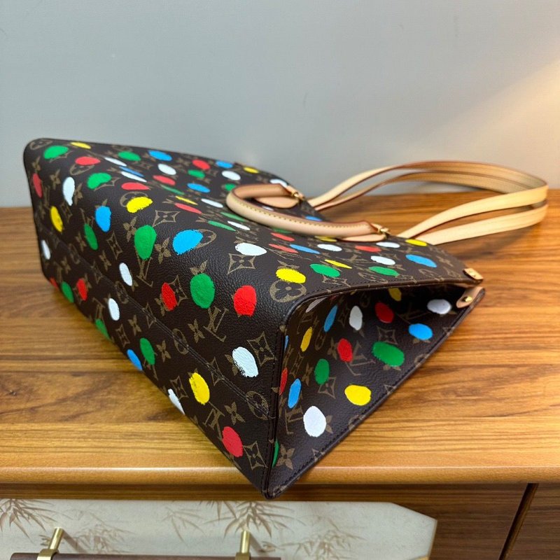 LV 草間彌生聯名款onthego中號手提肩背斜背包芯片款 34*26*15 98新配件盒子塵袋購證-4