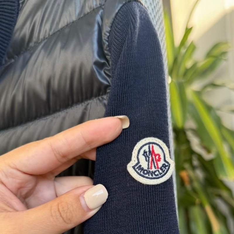 moncler 拼接針織羽絨服午夜藍色cardigan s碼 肩寬41胸圍50衣長60 99新配件塵袋衣架-3