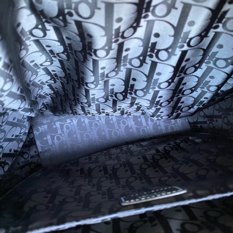 Dior Saddle系列馬鞍後背包黑銀白色縫線牛皮27*41*11  99新配件盒子塵袋-2