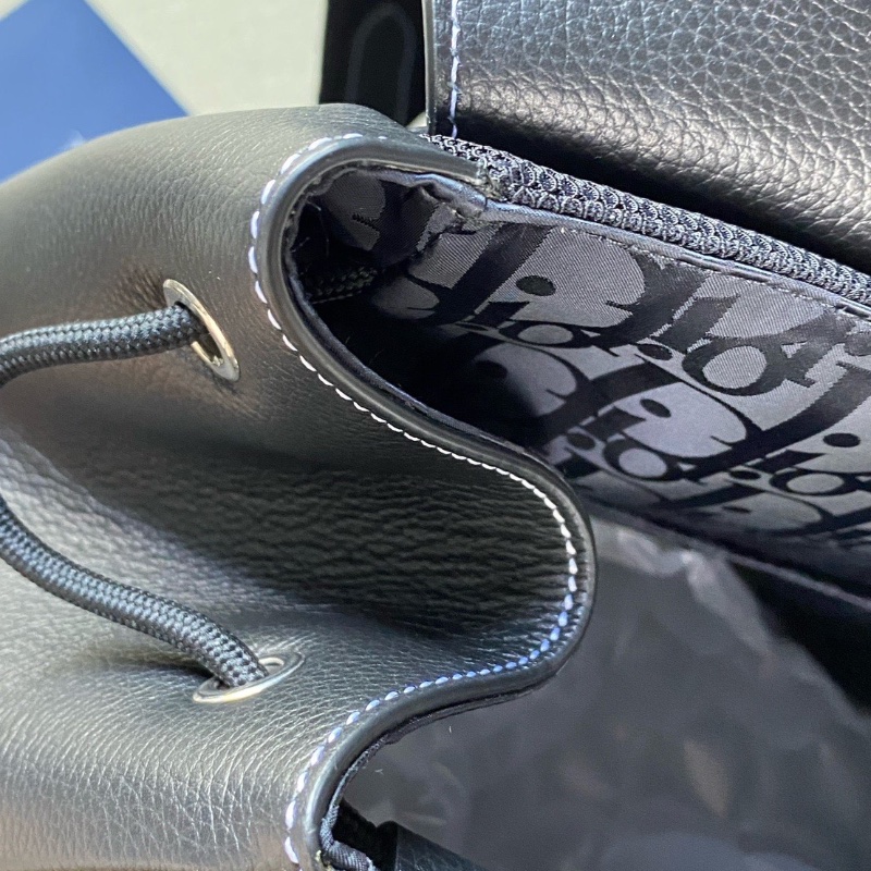 Dior Saddle系列馬鞍後背包黑銀白色縫線牛皮27*41*11  99新配件盒子塵袋-3