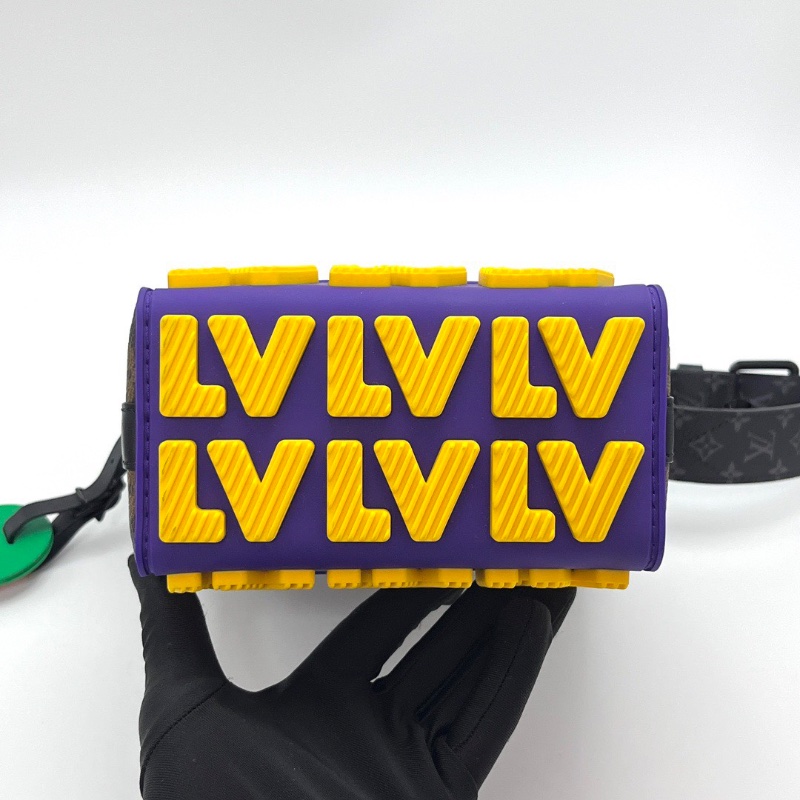 LV限量老花 Rubber cruiser橡膠郵差肩背斜背包16*24*9 98新配件塵袋-4
