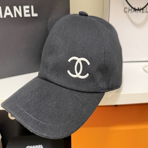 Chanel雙C棒球帽
