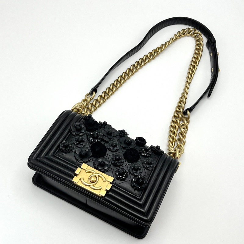 CHANEL 黑金限量 山茶花Leboy小號肩背斜背包20*12*8 98新配件塵袋保卡-3