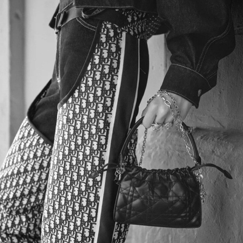 Dior 黑金Milly小福袋鏈條包 19*14  99新配件塵袋