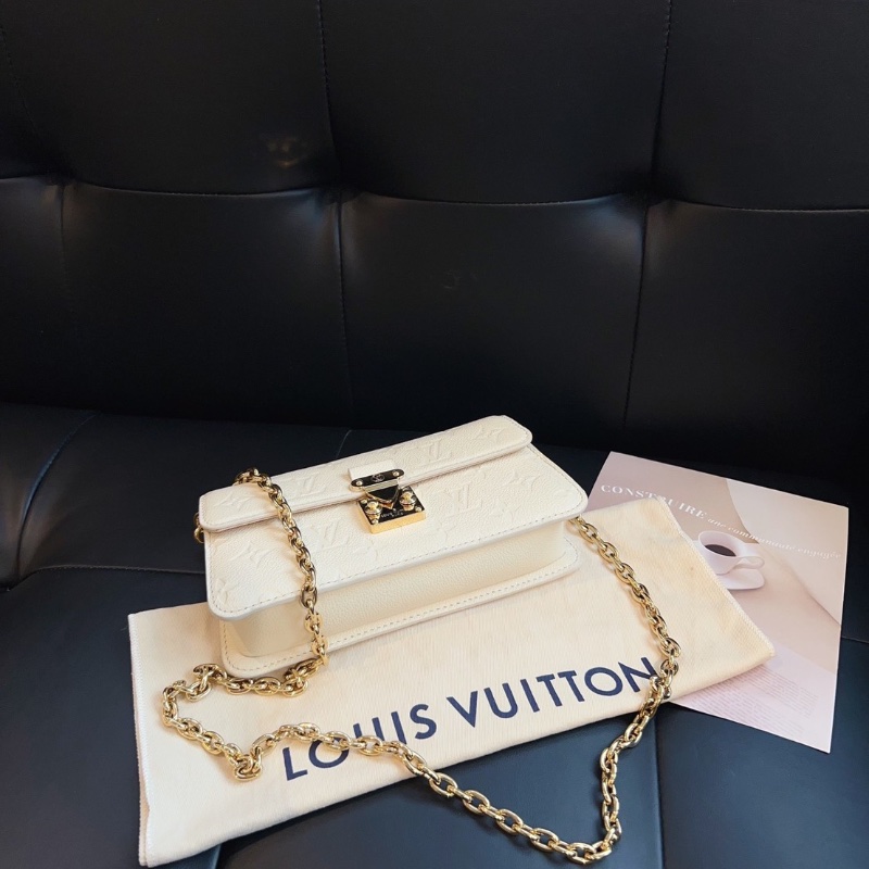 LV  Wallet On Chain Metis 奶白色 全皮壓花郵差鏈條包 芯片款19*11*5  99新配件塵袋-3