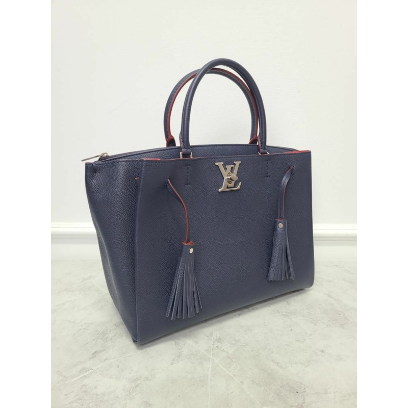 【包稅】LOUIS VUITTON Marine Rouge 粒面小牛皮銀色 Lockme 兩用手提包-3