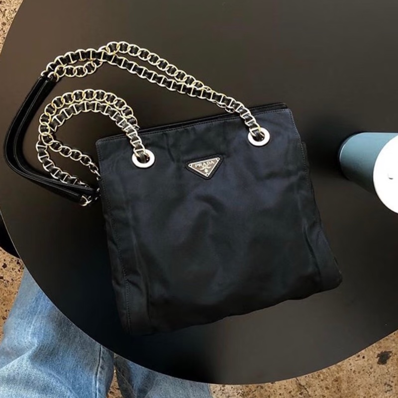 🌷Prada 黑銀鏈條降落傘經典單肩包 ｜經典花紋✦fufu style 精品✦ 氣質款｜-6