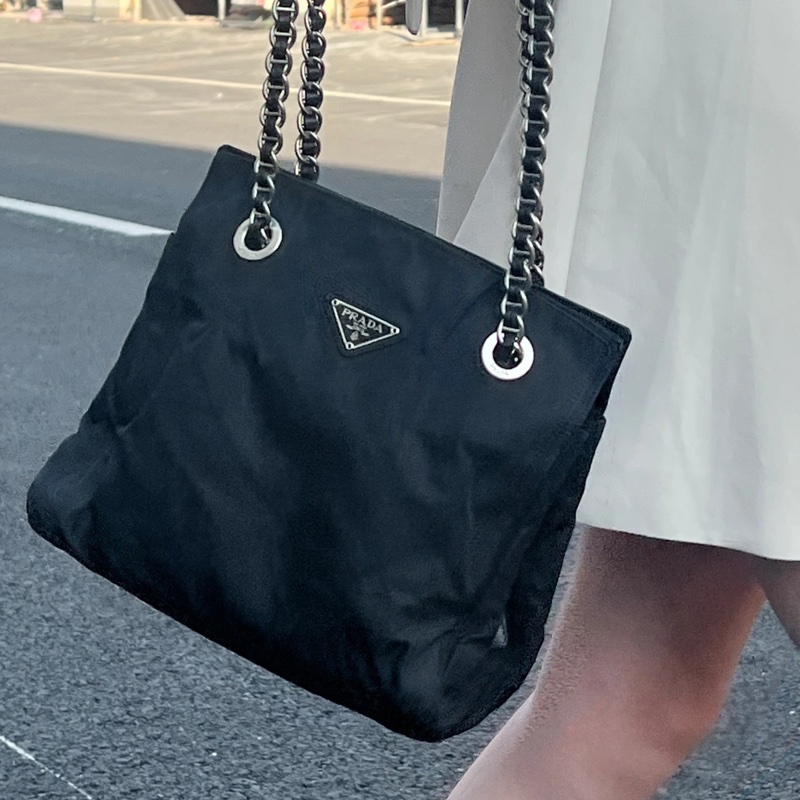 🌷Prada 黑銀鏈條降落傘經典單肩包 ｜經典花紋✦fufu style 精品✦ 氣質款｜-7