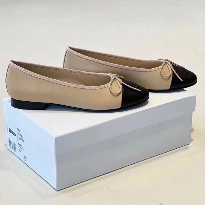 全新閒置新，未使用Chanel香奈兒uniform 米色拼黑色芭蕾平底鞋 尺碼：35-2