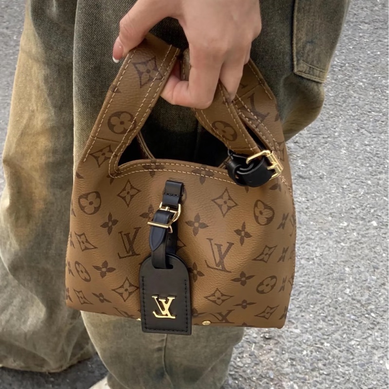 率性日常款🤩99新🈶購證💫Lv路易威登老花AtlantisBB菜籃子手提包-3