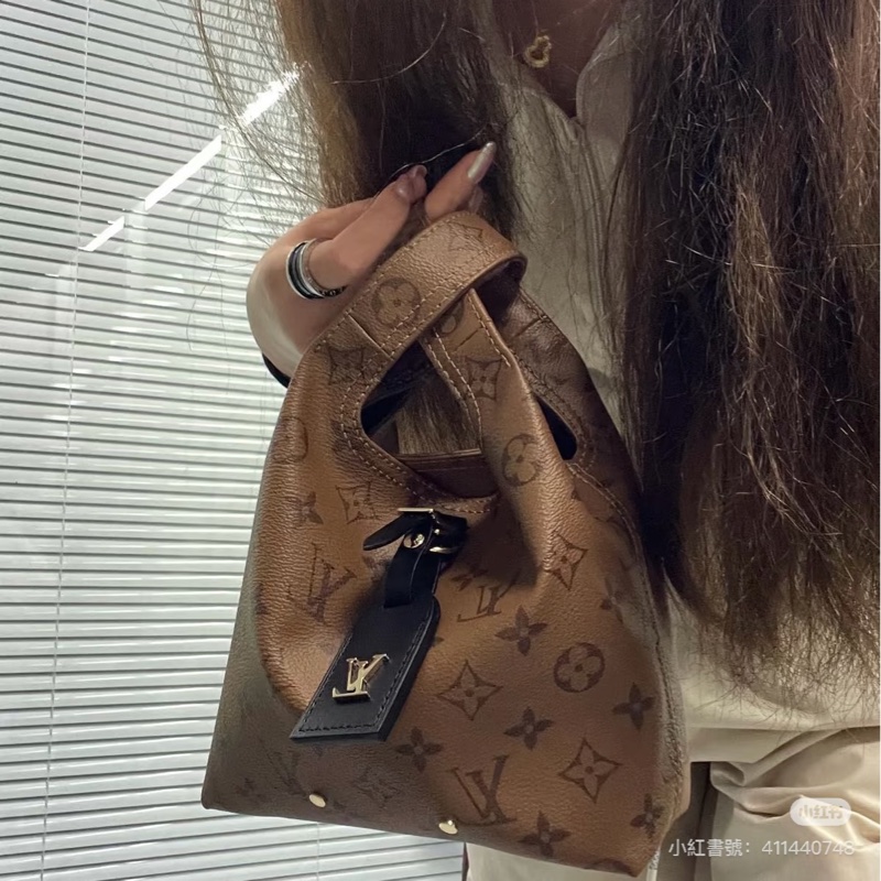 率性日常款🤩99新🈶購證💫Lv路易威登老花AtlantisBB菜籃子手提包-5