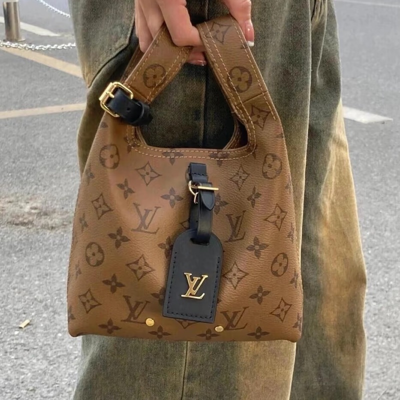 率性日常款🤩99新🈶購證💫Lv路易威登老花AtlantisBB菜籃子手提包-7