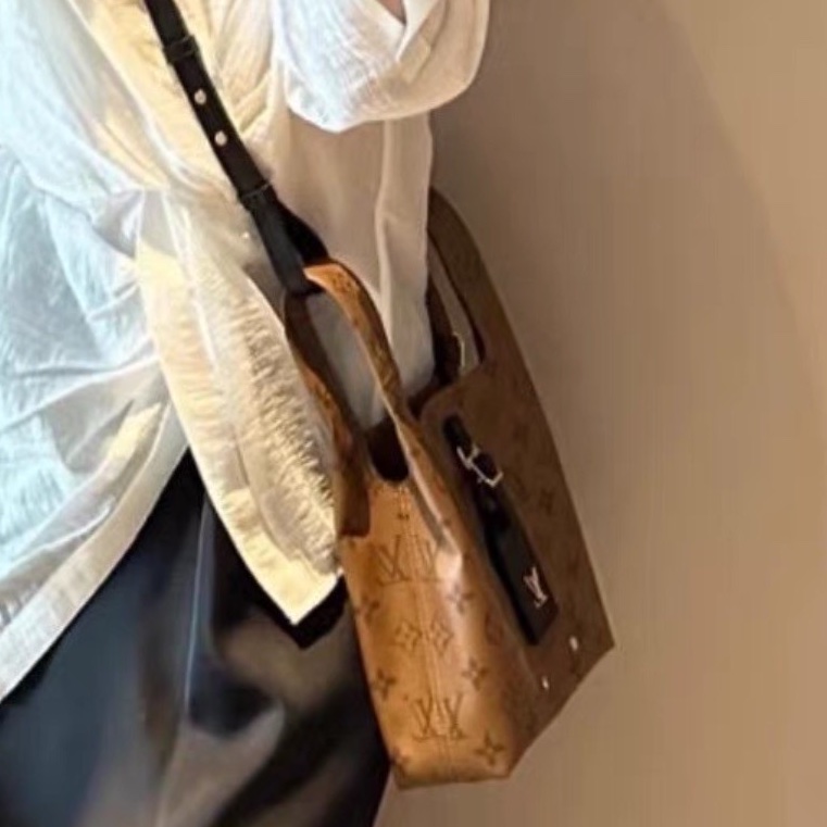 率性日常款🤩99新🈶購證💫Lv路易威登老花AtlantisBB菜籃子手提包-10