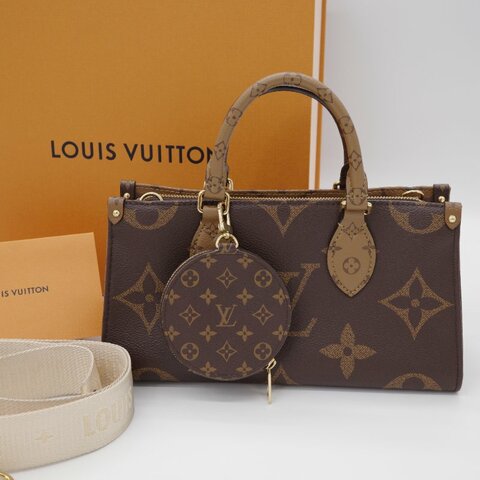 【CP 精選🌟小編推薦】Louis Vuitton 路易威登 On The Go East West Reverse 塗層帆布 雙色手提包 附零錢包 背帶 肩背包｜專櫃 11 萬