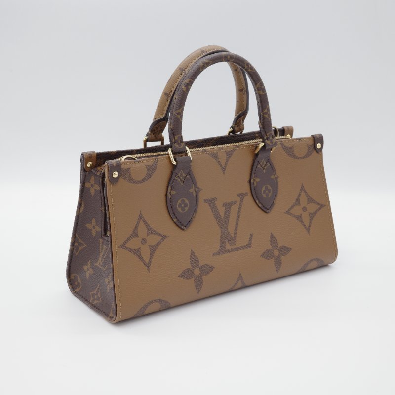 【CP 精選🌟小編推薦】Louis Vuitton 路易威登 On The Go East West Reverse 塗層帆布 雙色手提包 附零錢包 背帶 肩背包｜專櫃 11 萬-3