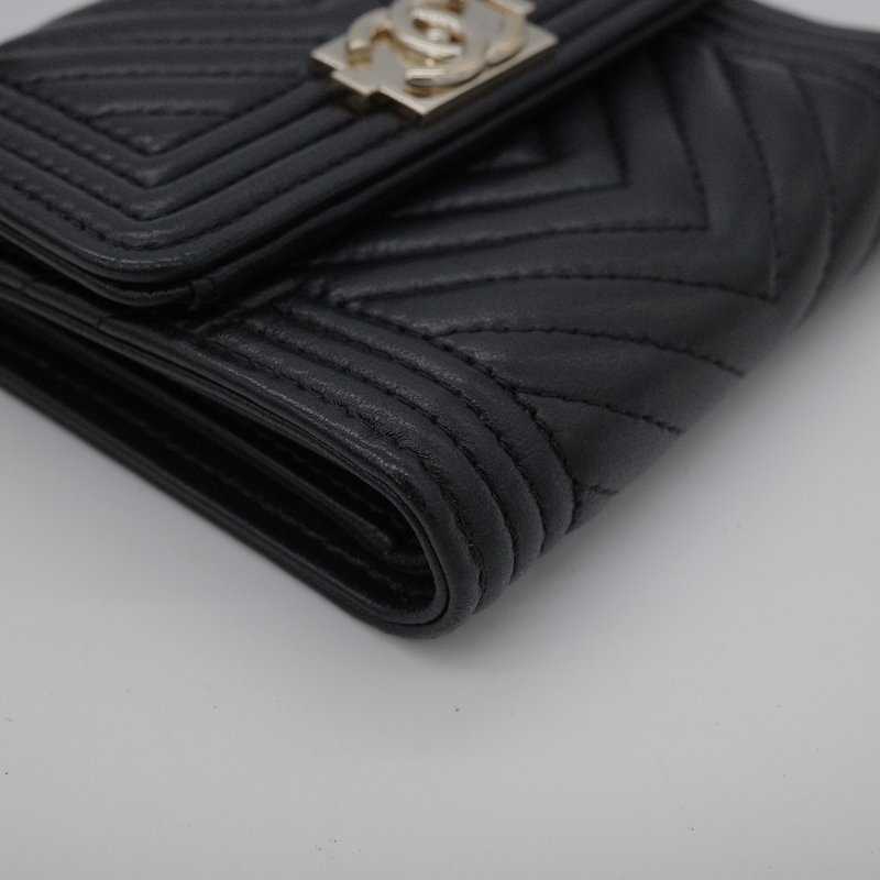 Chanel 香奈兒 Boy 黑色 V字山形紋羊皮 短夾-7