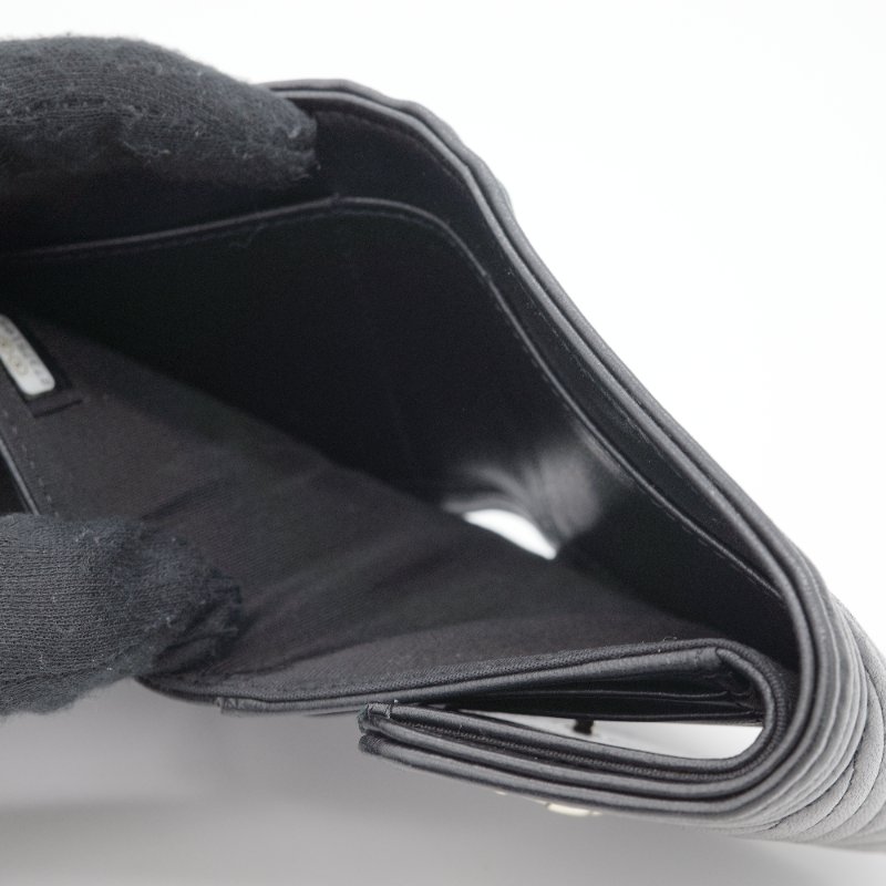 Chanel 香奈兒 Boy 黑色 V字山形紋羊皮 短夾-10