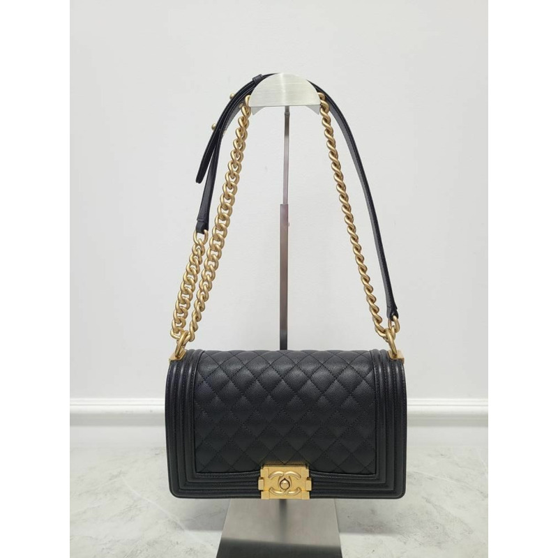 【包稅】CHANEL 黑色魚子醬金色 Boy Bag 中號-3