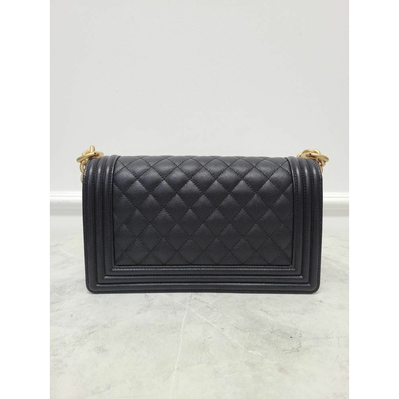 【包稅】CHANEL 黑色魚子醬金色 Boy Bag 中號-5