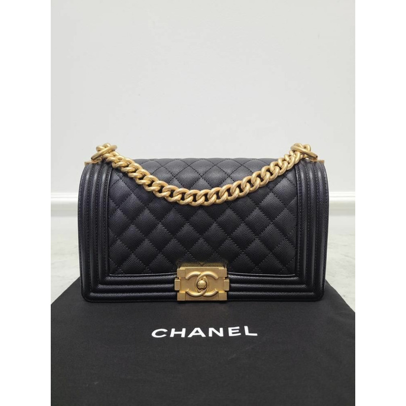 【包稅】CHANEL 黑色魚子醬金色 Boy Bag 中號-7