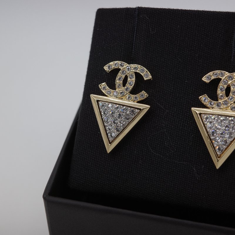 Chanel 香奈兒 金色鍍金 雙 C 水鑽 三角形 針式耳環-1