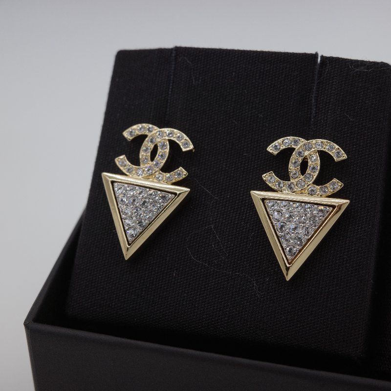 Chanel 香奈兒 金色鍍金 雙 C 水鑽 三角形 針式耳環-2
