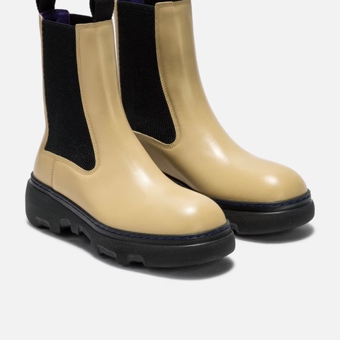 Burberry 切爾西靴👢、38.5號