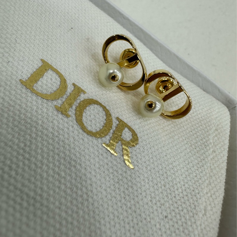 Dior CD珍珠小耳環-1
