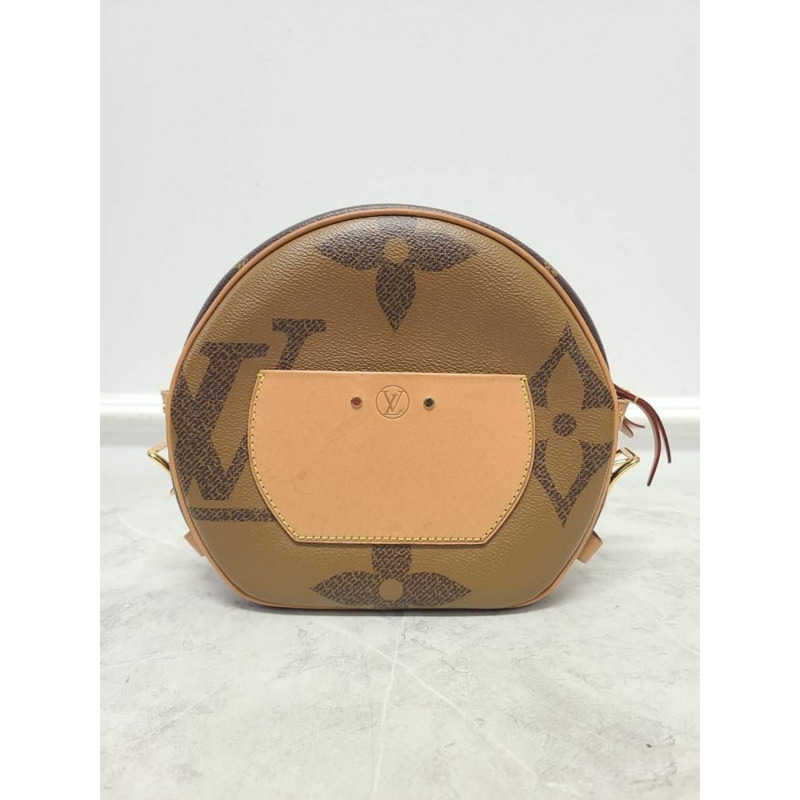 【包稅】LOUIS VUITTON Reverse Giant Monogram Boucle Chapo Souffle 斜挎包 棕色-5