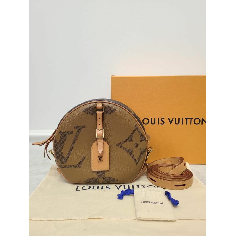 【包稅】LOUIS VUITTON Reverse Giant Monogram Boucle Chapo Souffle 斜挎包 棕色-7